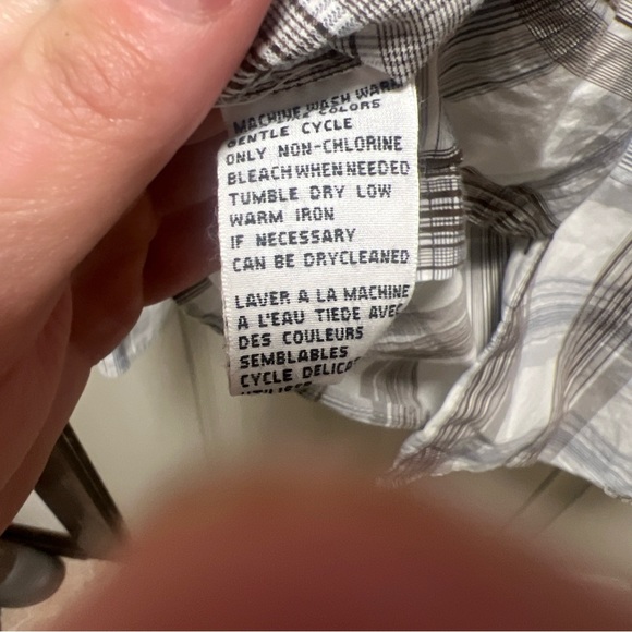 Tommy Bahama Jean button up - Picture 4 of 9